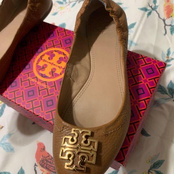 Tory Burch 6.5 tan flats - Picture 4 of 6